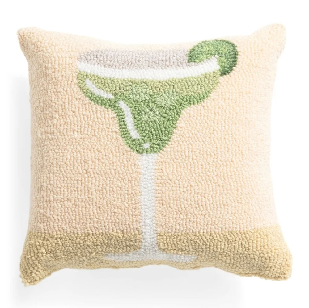 💚🔹️Peking Handicraft 🔹️14x14 Margarita Hooked Pillow